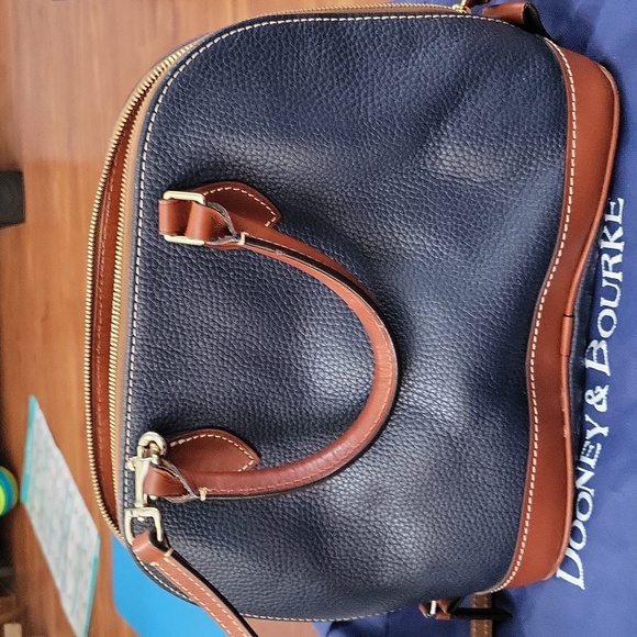 Dooney and Bourke Zip Zip sachel - Picture 2 of 8
